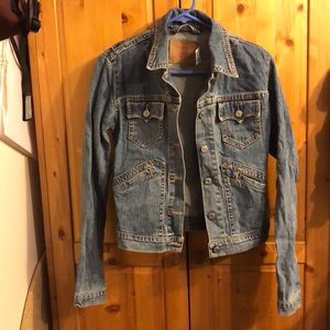 Levi’s blue jean jacket size s